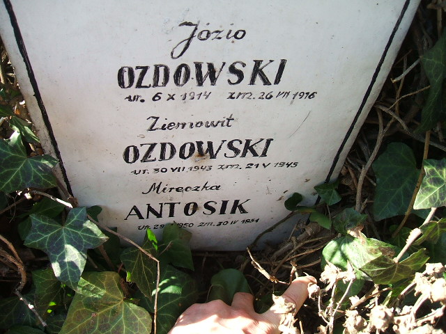 Ziemowit Ozdowski 1943 Kalisz św. Józefa Tyniecki 0302 - Grobonet - Wyszukiwarka osób pochowanych